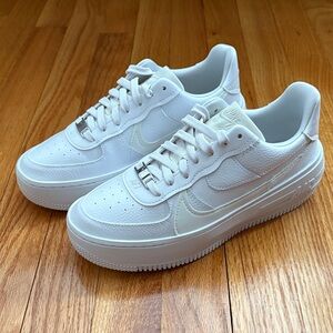 Nike White Women's Sneakers